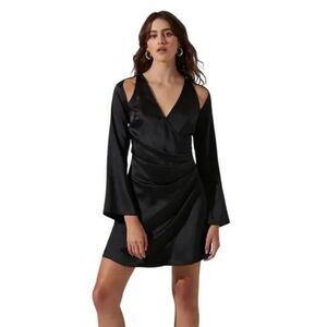 Astr Shoulder Cutout Long Sleeve Satin Mini Black Dress. Size Medium. NWT. E